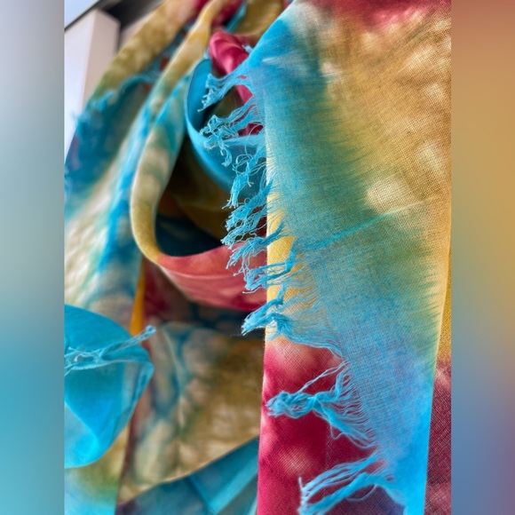 TILO Scarves Color Pop! Luxe soft cotton scarf makes the perfect accessory 😍 - Picture 5 of 13